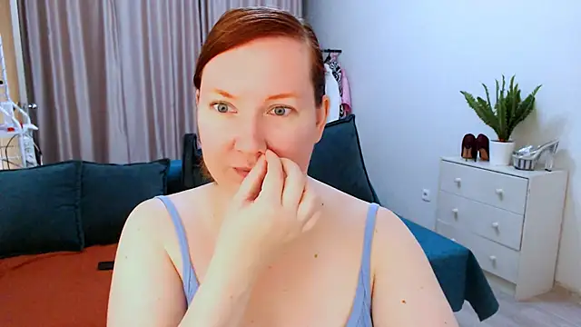 Snapshot of GoddessLara chatting on September 10, 2025, 2:11 am GoddessLara online show from September 10, 2025, 2:11 am