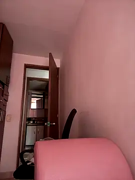 DulceLenns online show from November 21, 2025, 7:12 pm