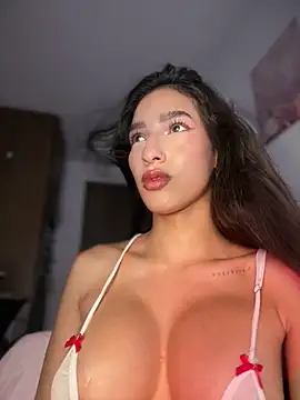 DulceLenns online show from March 25, 2026, 7:09 pm