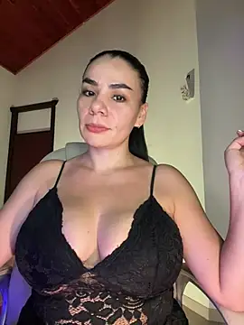 Snapshot of MeganDupont chatting on January 16, 2025, 10:44 pm MeganDupont online show from January 16, 2025, 10:44 pm