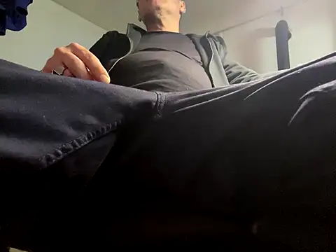 Snapshot of translove chatting on October 18, 2025, 3:53 am translove online show from October 18, 2025, 3:53 am