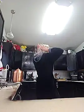 ScarletCallings420 online show from December 20, 2024, 9:28 pm