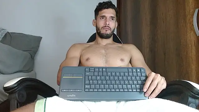 Noah jhonsonn online show from January 11, 2025, 5:18 pm