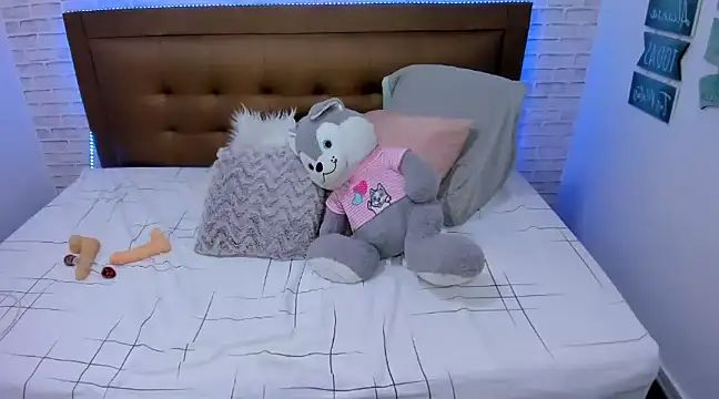 Snapshot of olivia_love_ chatting on December 10, 2024, 12:28 am olivia love online show from December 10, 2024, 12:28 am