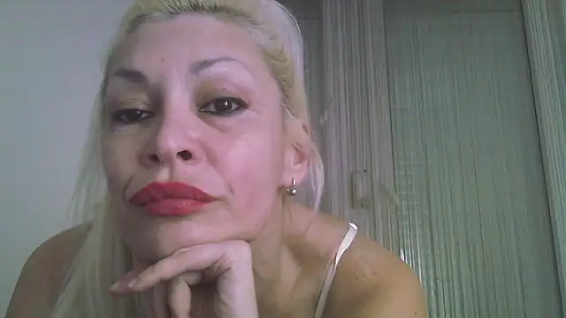 Snapshot of EvaaMina chatting on February 3, 2025, 6:17 pm EvaaMina online show from February 3, 2025, 6:17 pm