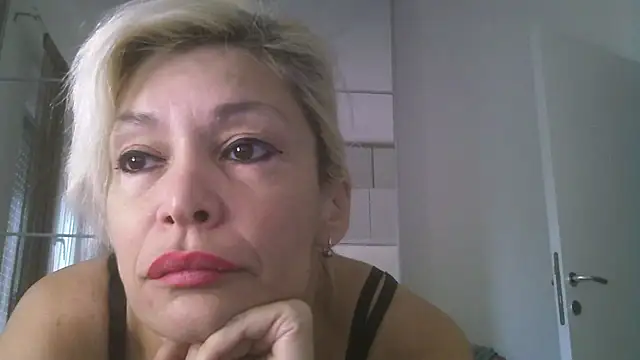 Snapshot of EvaaMina chatting on September 29, 2025, 8:08 am EvaaMina online show from September 29, 2025, 8:08 am