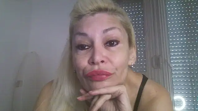 Snapshot of EvaaMina chatting on October 20, 2025, 11:10 am EvaaMina online show from October 20, 2025, 11:10 am