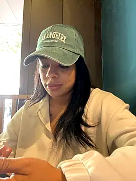 trianawhite online show from November 11, 2025, 3:23 pm