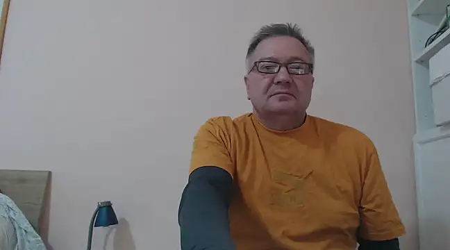 Snapshot of YOU6me chatting on January 19, 2025, 2:49 pm YOU6me online show from January 19, 2025, 2:49 pm