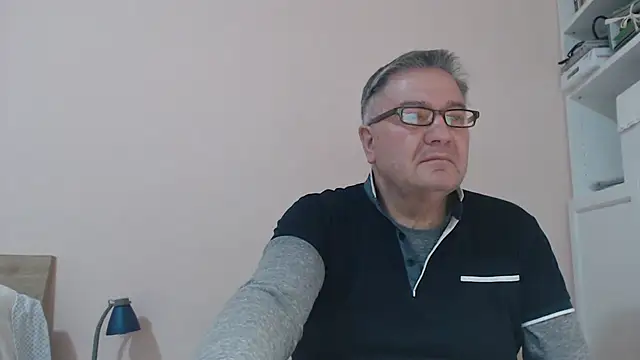 Snapshot of YOU6me chatting on February 12, 2025, 5:48 pm YOU6me online show from February 12, 2025, 5:48 pm