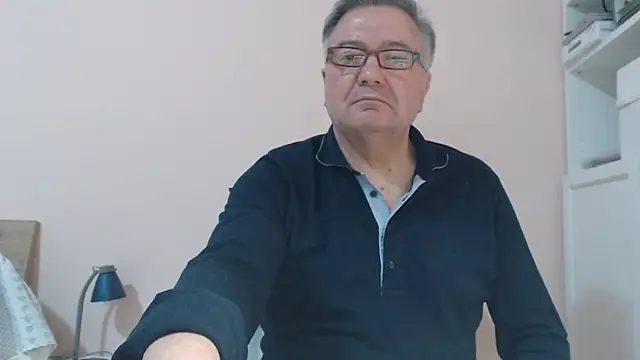 Snapshot of YOU6me chatting on February 22, 2025, 7:14 pm YOU6me online show from February 22, 2025, 7:14 pm
