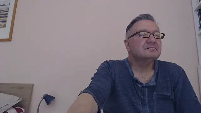 Snapshot of YOU6me chatting on September 21, 2025, 4:52 pm YOU6me online show from September 21, 2025, 4:52 pm