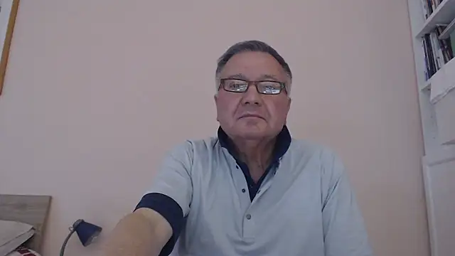 Snapshot of YOU6me chatting on September 26, 2025, 2:32 pm YOU6me online show from September 26, 2025, 2:32 pm