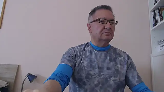 Snapshot of YOU6me chatting on September 30, 2025, 6:29 am YOU6me online show from September 30, 2025, 6:29 am