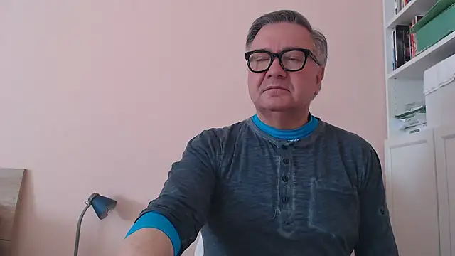 YOU6me online show from January 8, 2026, 9:33 am