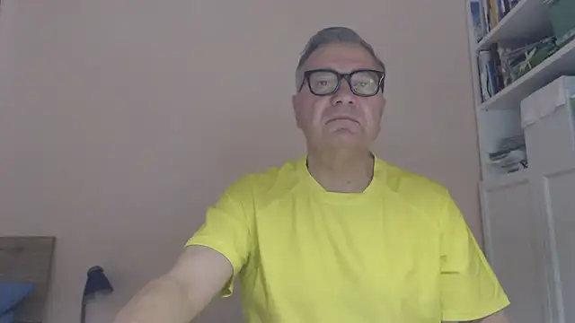 Snapshot of YOU6me chatting on July 13, 2026, 6:49 am YOU6me online show from July 13, 2026, 6:49 am