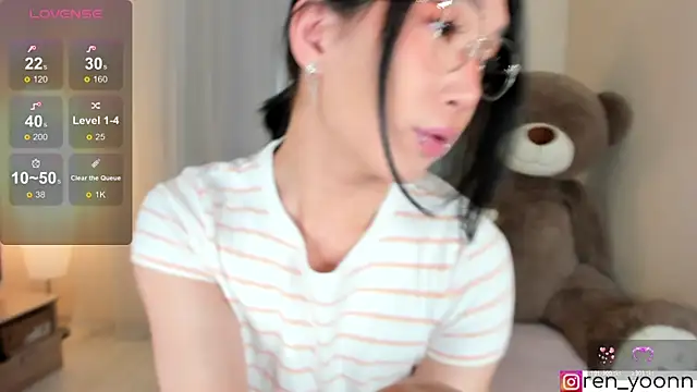Snapshot of Ren_yoon chatting on May 3, 2026, 6:30 am Ren yoon online show from May 3, 2026, 6:30 am