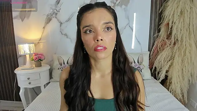 hannahill69 online show from February 26, 2026, 4:55 am