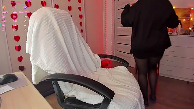 Snapshot of Ophelia_mm chatting on February 16, 2026, 8:54 am Ophelia mm online show from February 16, 2026, 8:54 am