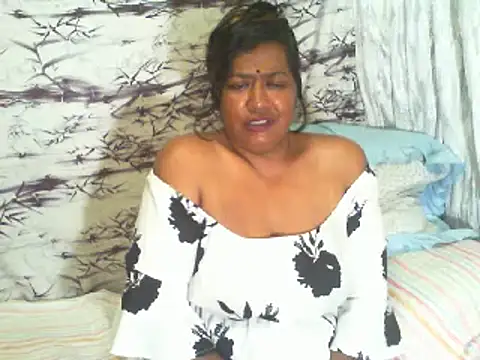 Snapshot of Mammabear_4u chatting on February 2, 2025, 7:46 pm Mammabear 4u online show from February 2, 2025, 7:46 pm