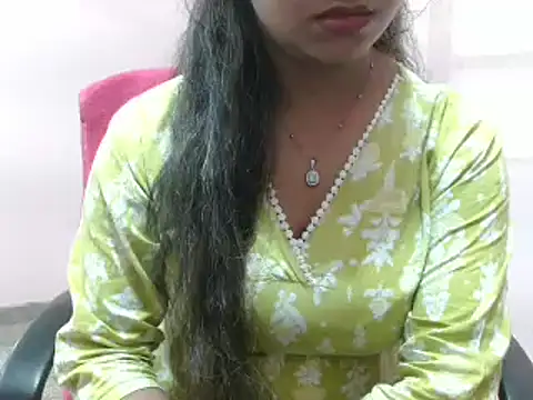 Snapshot of LovingPihu chatting on March 15, 2025, 5:41 am LovingPihu online show from March 15, 2025, 5:41 am
