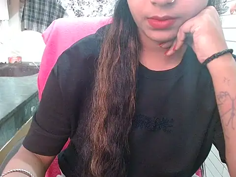 Snapshot of LovingPihu chatting on October 9, 2025, 5:05 am LovingPihu online show from October 9, 2025, 5:05 am