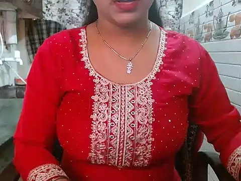 Snapshot of LovingPihu chatting on March 8, 2026, 5:55 am LovingPihu online show from March 8, 2026, 5:55 am