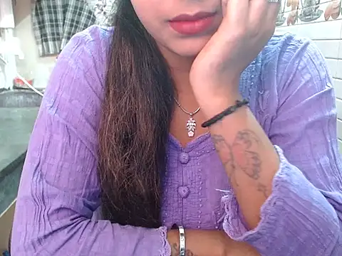 Snapshot of LovingPihu chatting on March 9, 2026, 5:33 am LovingPihu online show from March 9, 2026, 5:33 am