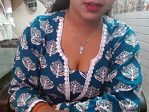 Snapshot of LovingPihu chatting on March 24, 2026, 5:23 am LovingPihu online show from March 24, 2026, 5:23 am