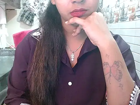 Snapshot of LovingPihu chatting on March 25, 2026, 5:46 am LovingPihu online show from March 25, 2026, 5:46 am