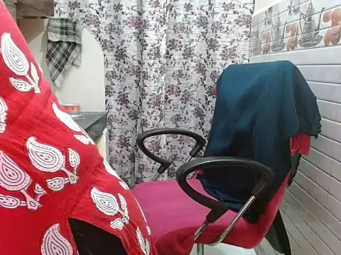 Snapshot of LovingPihu chatting on March 28, 2026, 6:02 am LovingPihu online show from March 28, 2026, 6:02 am