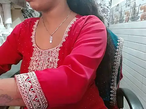 Snapshot of LovingPihu chatting on March 29, 2026, 6:02 am LovingPihu online show from March 29, 2026, 6:02 am