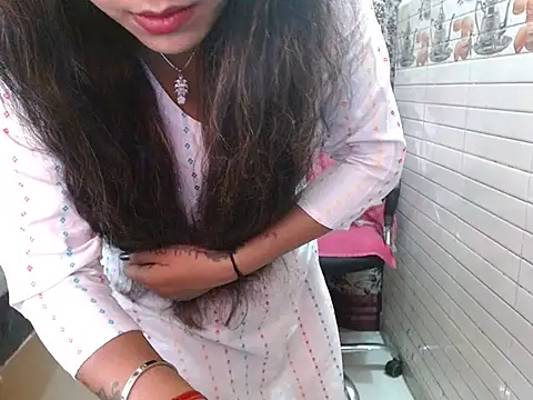 Snapshot of LovingPihu chatting on March 30, 2026, 6:03 am LovingPihu online show from March 30, 2026, 6:03 am