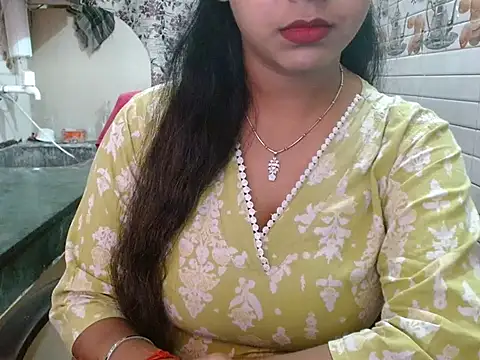 Snapshot of LovingPihu chatting on April 3, 2026, 5:49 am LovingPihu online show from April 3, 2026, 5:49 am