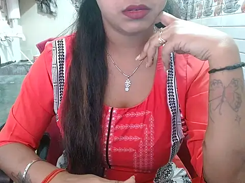 Snapshot of LovingPihu chatting on April 5, 2026, 4:42 am LovingPihu online show from April 5, 2026, 4:42 am