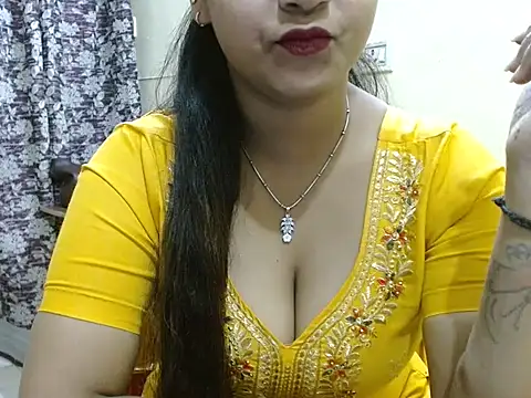 Snapshot of LovingPihu chatting on April 7, 2026, 5:08 am LovingPihu online show from April 7, 2026, 5:08 am