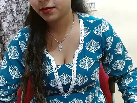 Snapshot of LovingPihu chatting on April 16, 2026, 5:30 am LovingPihu online show from April 16, 2026, 5:30 am