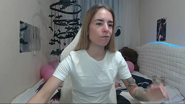 Snapshot of DeboraHorny chatting on October 20, 2025, 6:03 am DeboraHorny online show from October 20, 2025, 6:03 am