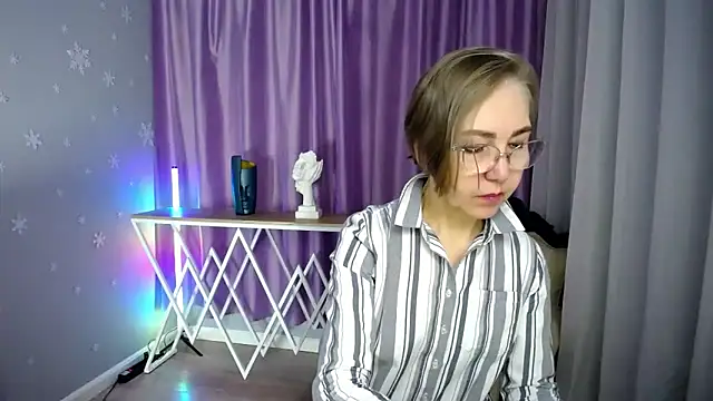 Snapshot of queen_a_n_i chatting on October 18, 2025, 8:15 am queen a n i online show from October 18, 2025, 8:15 am