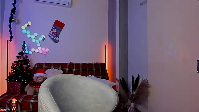 Snapshot of victorias_world chatting on December 19, 2024, 4:24 pm victorias world online show from December 19, 2024, 4:24 pm