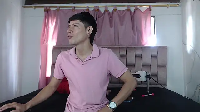 Snapshot of Sexytaty2022 chatting on February 9, 2026, 1:37 pm Sexytaty2022 online show from February 9, 2026, 1:37 pm