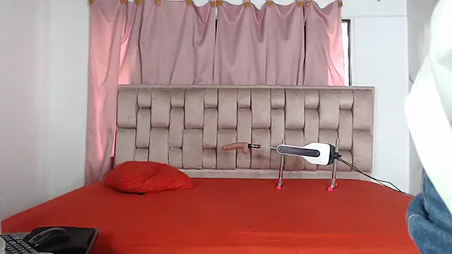 Snapshot of Sexytaty2022 chatting on February 22, 2026, 12:47 pm Sexytaty2022 online show from February 22, 2026, 12:47 pm