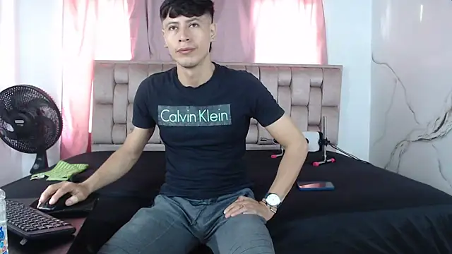 Snapshot of Sexytaty2022 chatting on March 25, 2026, 12:44 pm Sexytaty2022 online show from March 25, 2026, 12:44 pm