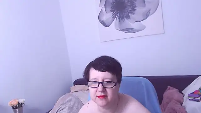 Snapshot of ChristaRose chatting on October 12, 2025, 1:21 pm ChristaRose online show from October 12, 2025, 1:21 pm