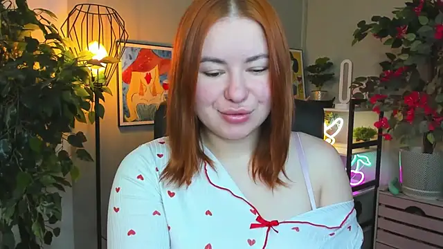 LAYLAxSTAR online show from December 14, 2025, 7:47 am