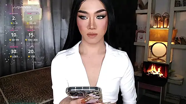 Snapshot of Local_Hoelyx chatting on December 12, 2024, 7:59 pm Local Hoelyx online show from December 12, 2024, 7:59 pm