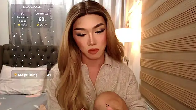 Snapshot of Local_Hoelyx chatting on December 29, 2024, 3:13 pm Local Hoelyx online show from December 29, 2024, 3:13 pm