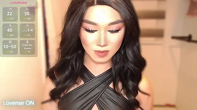 Snapshot of Local_Hoelyx chatting on October 9, 2025, 6:28 pm Local Hoelyx online show from October 9, 2025, 6:28 pm