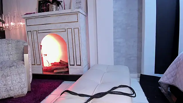  liathompsom09 online show from March 5, 2025, 8:00 pm