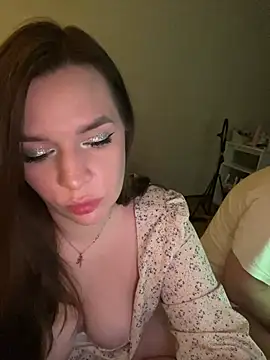 Snapshot of HellMoor chatting on February 6, 2025, 1:05 am HellMoor online show from February 6, 2025, 1:05 am